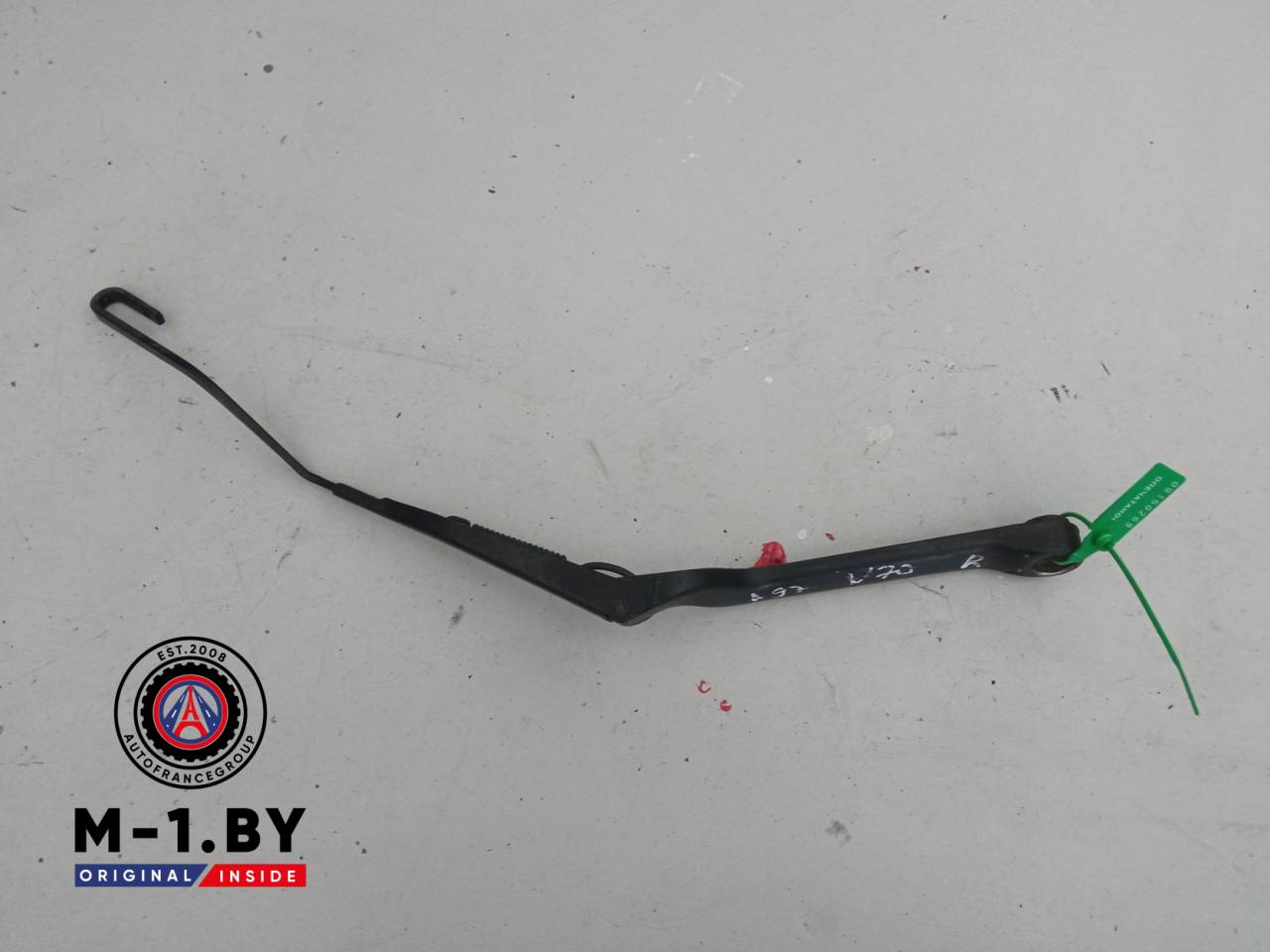 щеткодержатель (поводок стеклоочистителя, дворник) Volvo V70 1 поколение (1997 - 2000), 9178855LH - фото №1