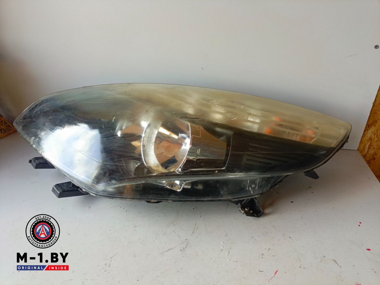 фара левая Renault Scenic 3 поколение (2009 - 2012), 260608682, 89903290 - фото №1