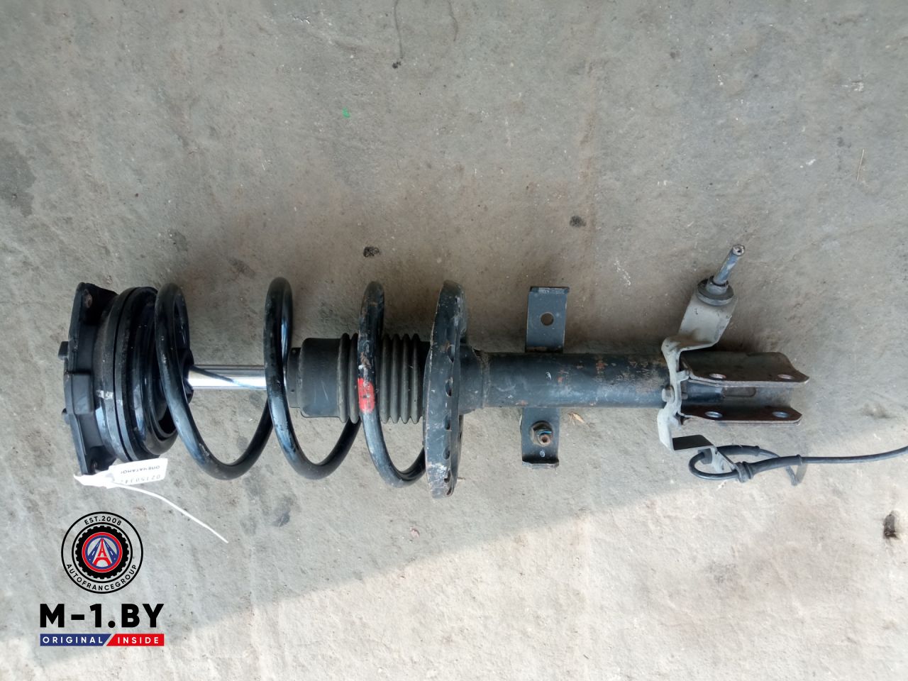 стойка передняя правая Renault Modus 1 поколение 2004, 8200183568 - фото №1