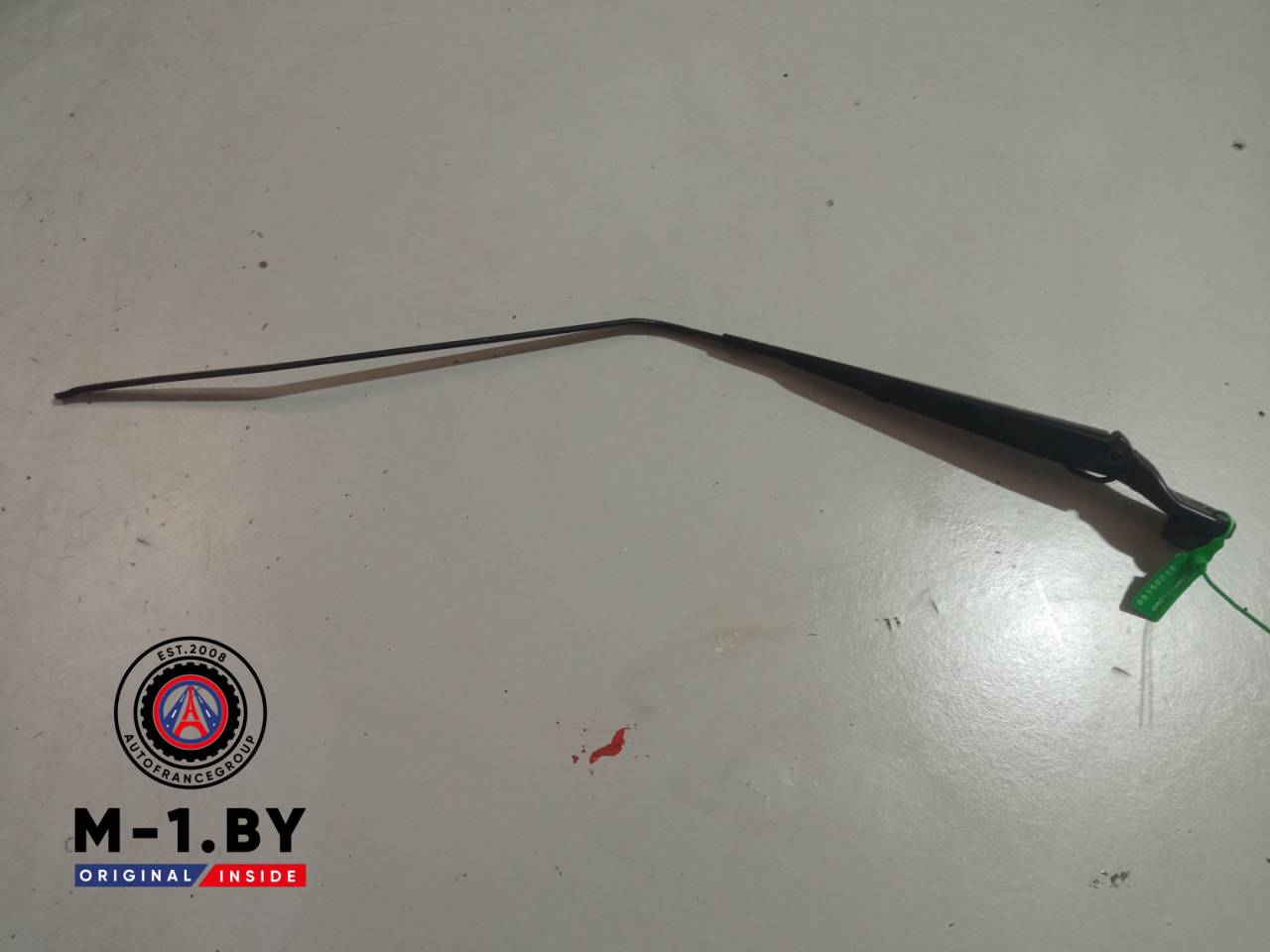 щеткодержатель (поводок стеклоочистителя, дворник) Renault Scenic 3 поколение (2009 - 2012), 288860003R - фото №1