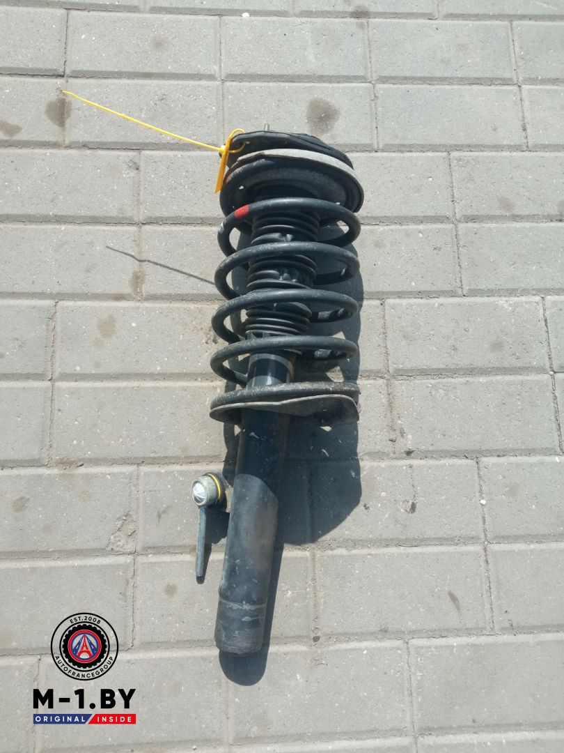 стойка передняя правая Citroen Xsara 1 поколение (1997 - 2000), 1.9 л., дизель - фото №1