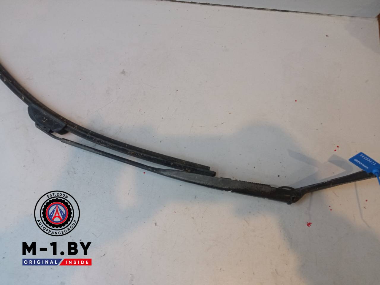 щеткодержатель (поводок стеклоочистителя, дворник) Renault Laguna 2 поколение (2001 - 2005) - фото №1