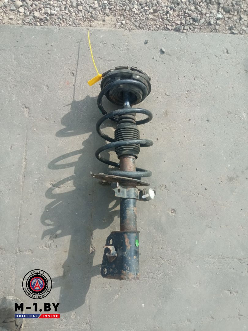 стойка передняя правая Renault Laguna 2 поколение (2001 - 2005) - фото №1