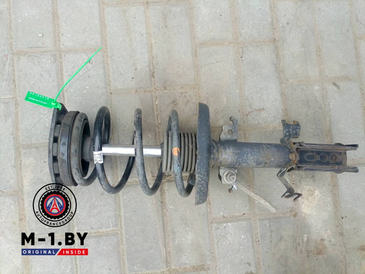 стойка передняя правая Renault Scenic 3 поколение (2009 - 2012) - фото №1