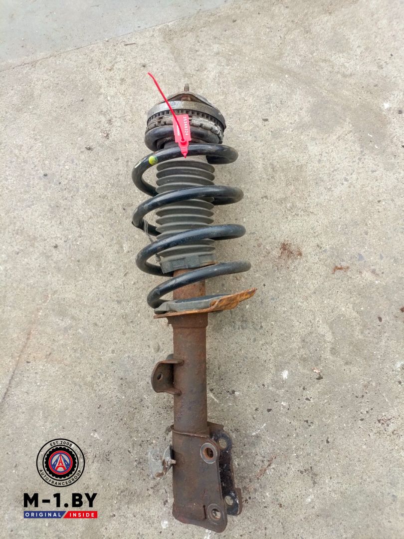 стойка передняя правая Chrysler Voyager 5 поколение (2007 - 2011), 2.8 л., дизель, 05151087AA - фото №1