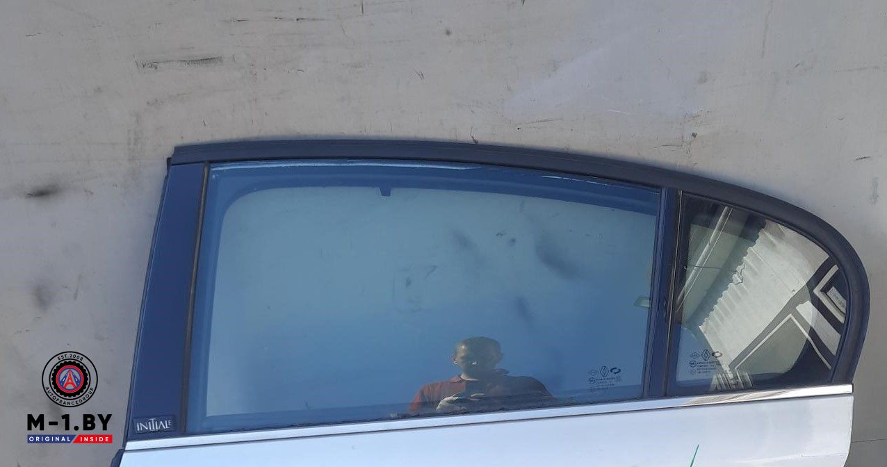 стекло двери задней левой Renault Latitude 1 поколение (2010 - 2014) - фото №1