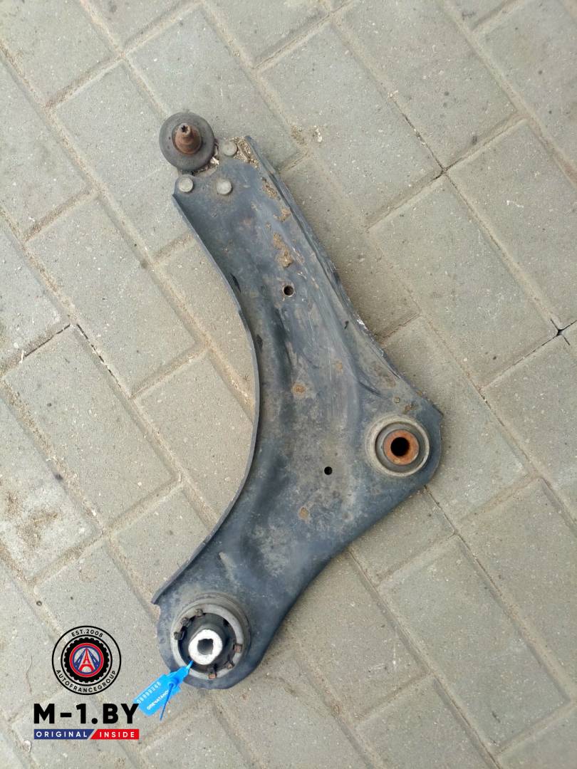 рычаг передний правый Renault Scenic 3 поколение (2009 - 2012) - фото №1