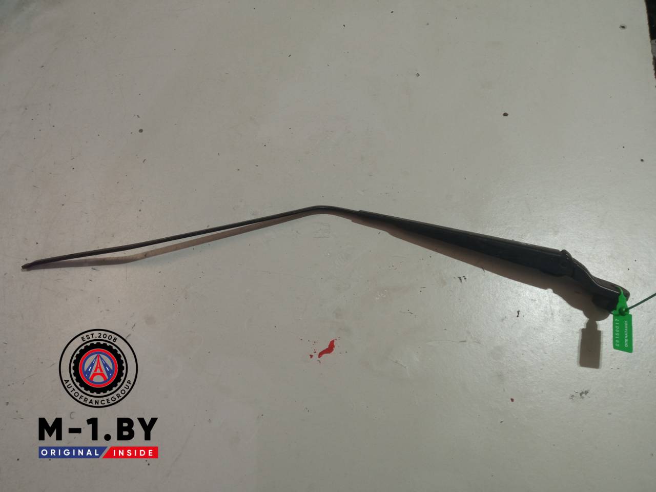щеткодержатель (поводок стеклоочистителя, дворник) Renault Scenic 3 поколение (2009 - 2012), 288860003R - фото №1