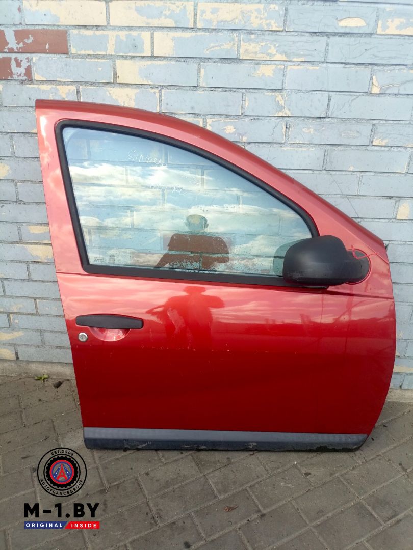 дверь передняя правая Renault Sandero 1 поколение (2009 - 2014) - фото №1
