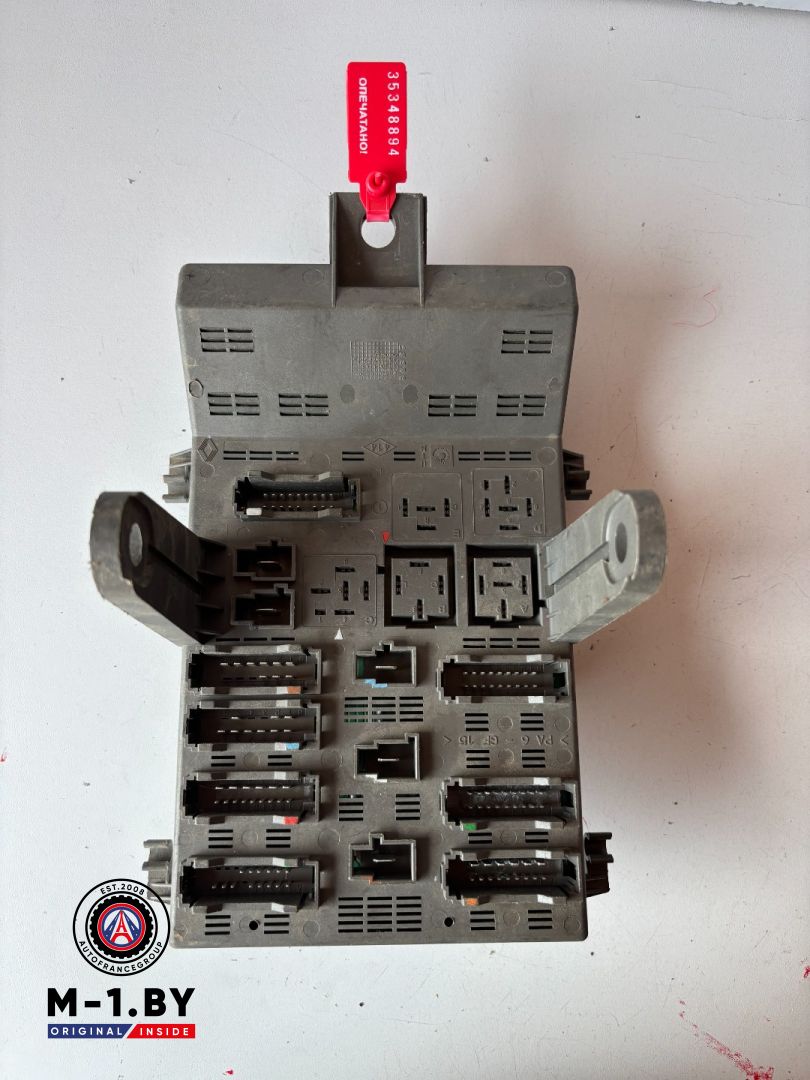 блок предохранителей Renault Laguna 1 поколение (1993 - 1998), 7700427845 - фото №1