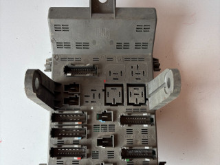 блок предохранителей Renault Laguna 1 поколение (1993 - 1998), 7700427845