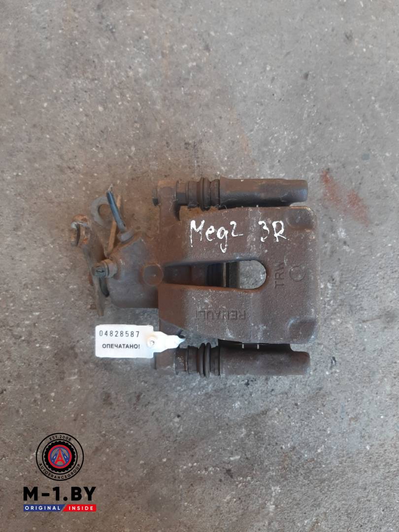 суппорт задний правый Renault Megane 2 поколение (2002 - 2006) - фото №1