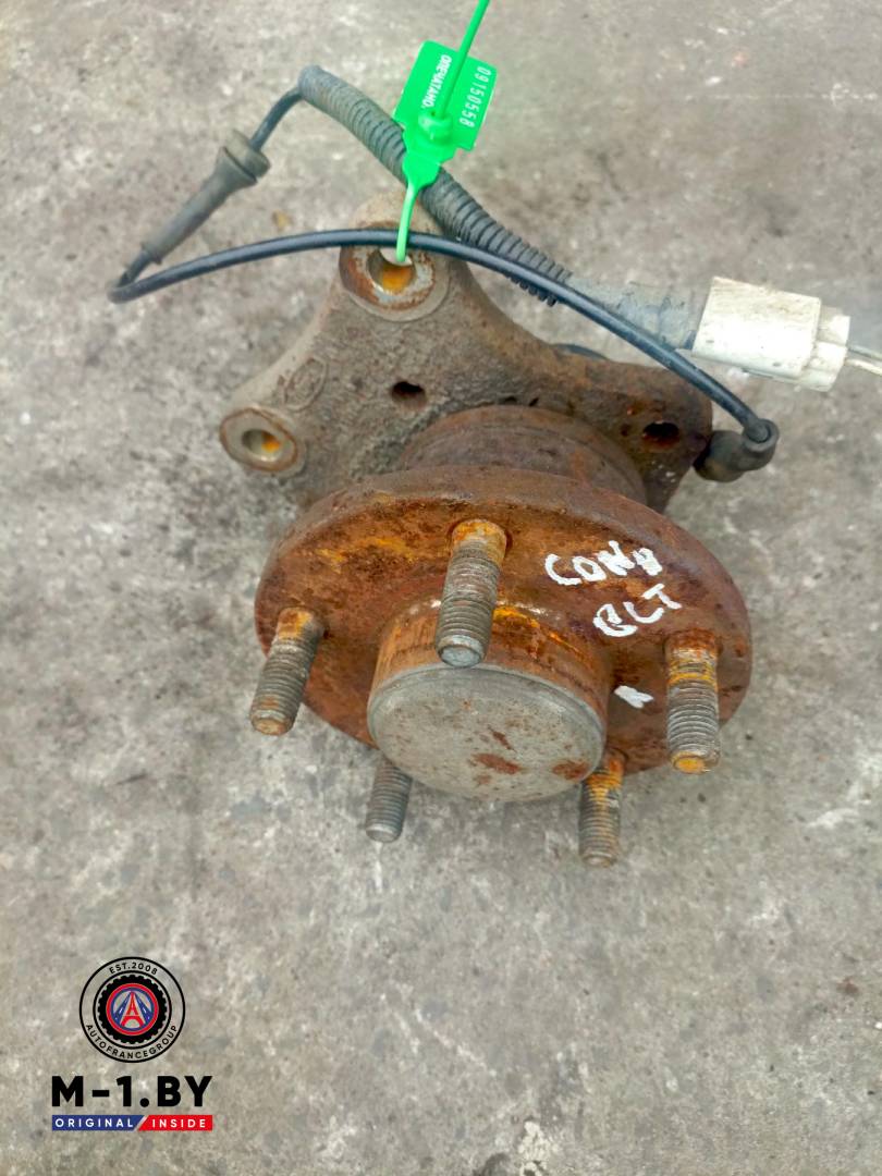 ступица задняя правая Ford Transit Connect 1 поколение (2002 - 2009) - фото №1