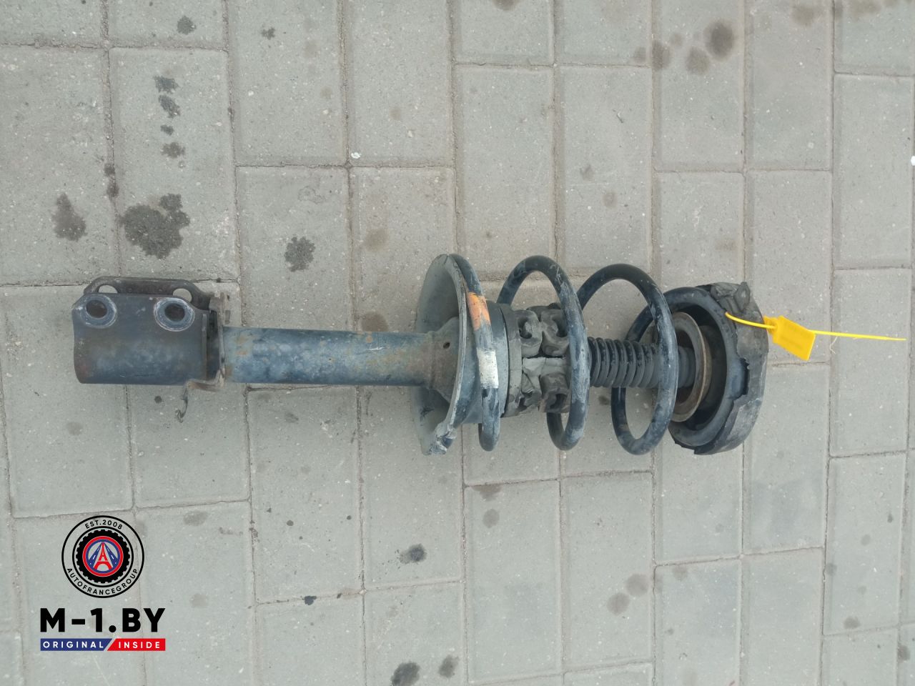 стойка передняя левая Renault Scenic 1 поколение (1996 - 1999), 1.9 л., дизель - фото №1