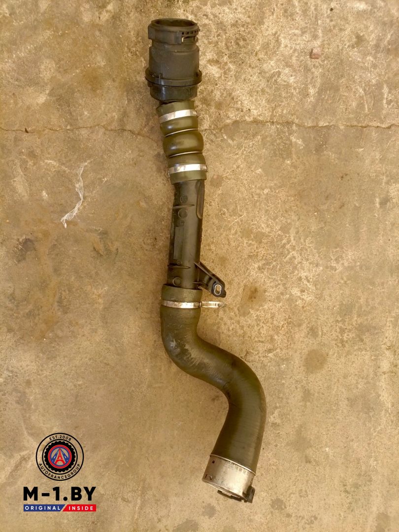 патрубок интеркулера Renault Clio 4 поколение (2012 - 2016), 1.5 л., дизель, 144601524R, K9K628 - фото №1