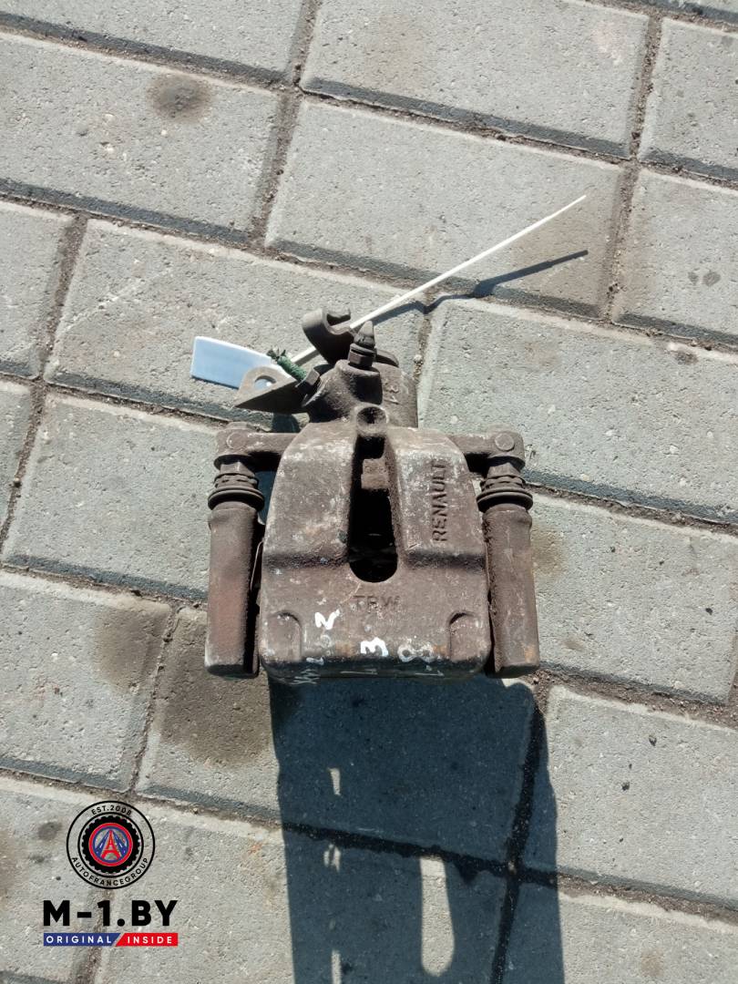 суппорт задний левый Renault Megane 2 поколение (2002 - 2006) - фото №1