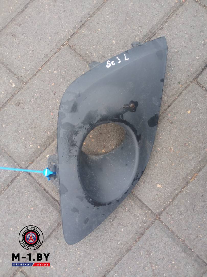 рамка фары противотуманной левой Renault Scenic 3 поколение (2009 - 2012) - фото №1