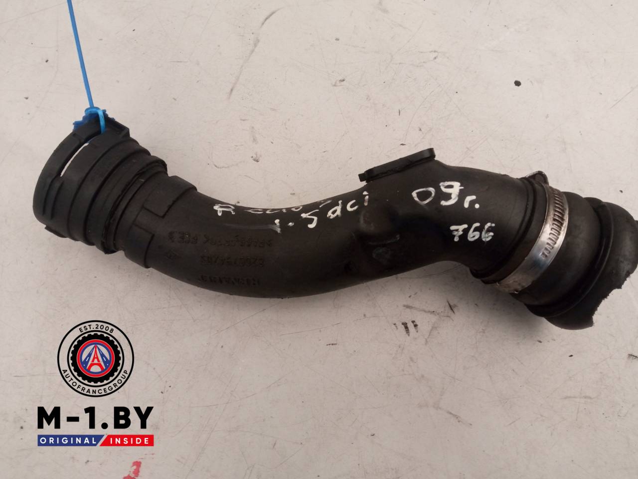 патрубок интеркулера Renault Clio 3 поколение 2009, 1.5 л., дизель, 8200794203 - фото №1