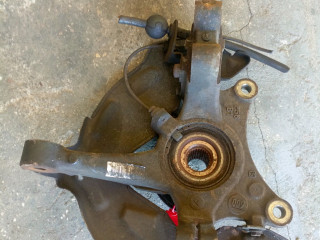 ступица передняя правая Peugeot 508 1 поколение (2010 - 2014)