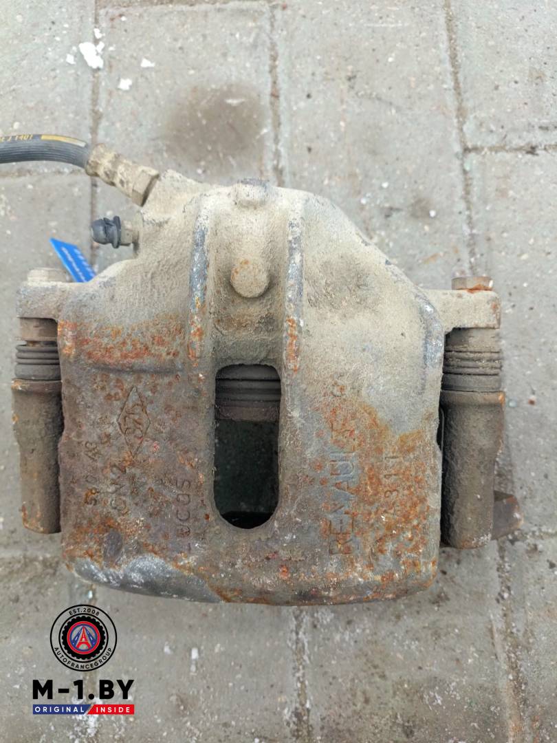 суппорт передний правый Renault Scenic 1 поколение (1996 - 1999) - фото №1