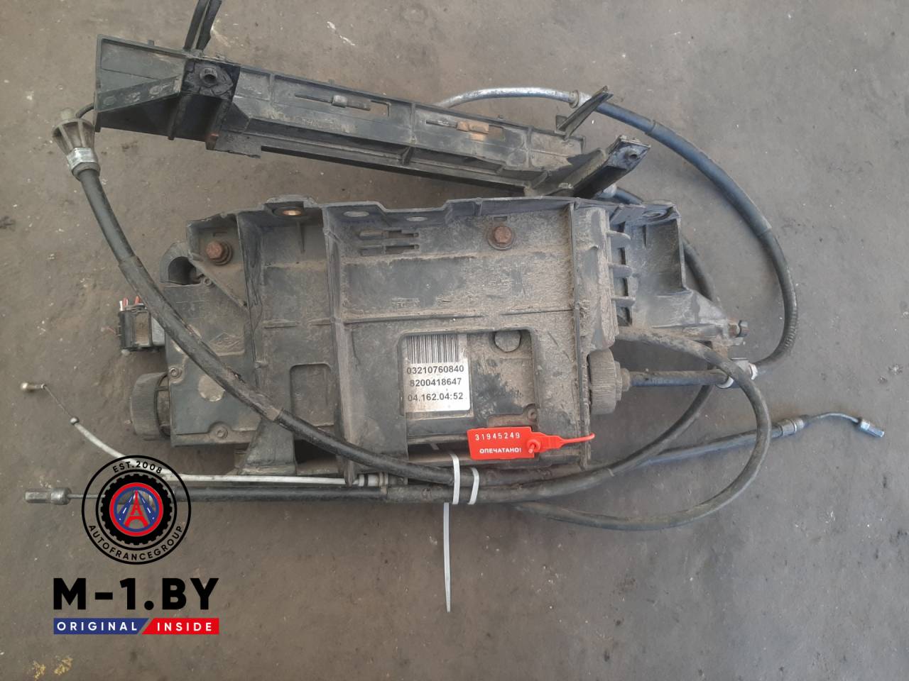 электроручник Renault Scenic 2 поколение (2003 - 2006), 8200418647 - фото №1