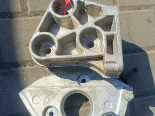 кронштейн ТНВД Renault Trafic 2 поколение [рестайлинг] (2006 - 2015), 1.9 л., дизель, 8200240204