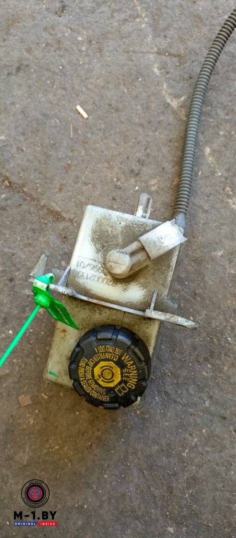 бачок тормозной жидкости Renault Espace 4 поколение (2002 - 2006), 8200021398 - фото №1