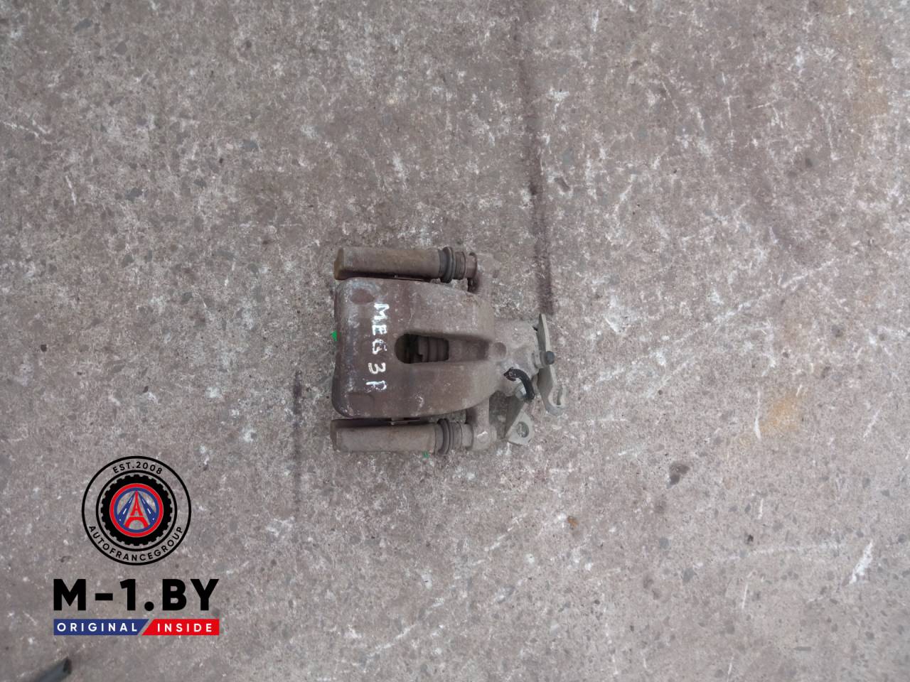 суппорт задний правый Renault Megane 3 поколение (2008 - 2014) - фото №1