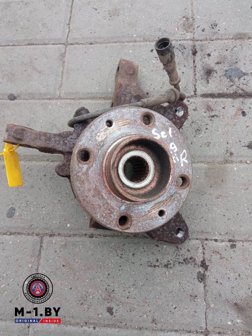 ступица передняя правая Renault Scenic 1 поколение (1996 - 1999), 1.9 л., дизель - фото №1