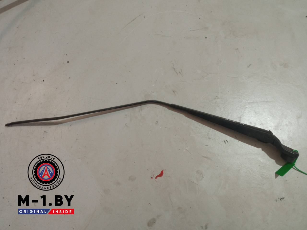 щеткодержатель (поводок стеклоочистителя, дворник) Renault Scenic 2 поколение (2003 - 2006), 288860003R - фото №1