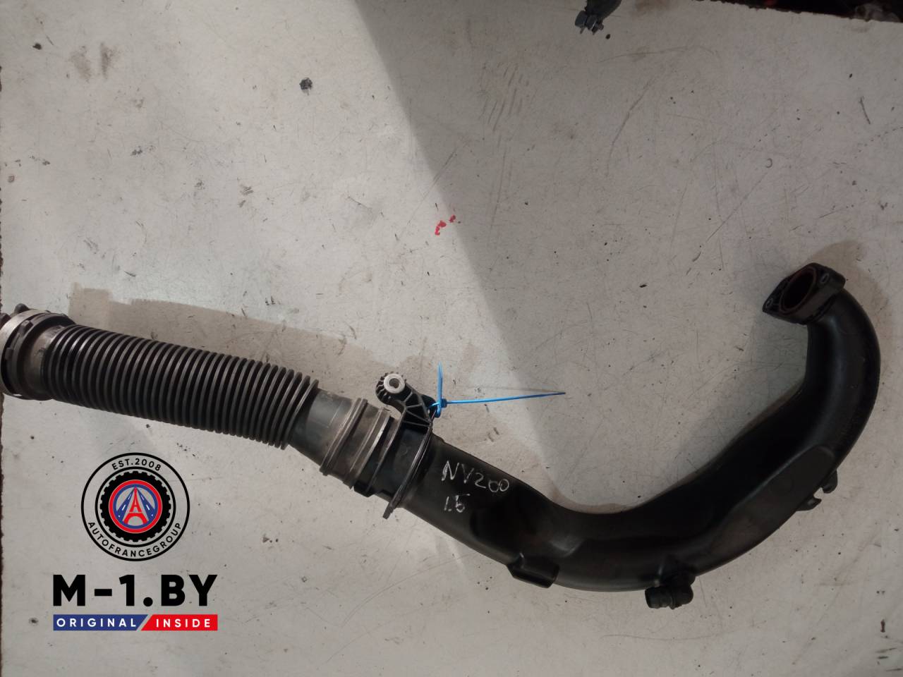 патрубок интеркулера Nissan NV200 1 поколение (2009 - 2025) - фото №1