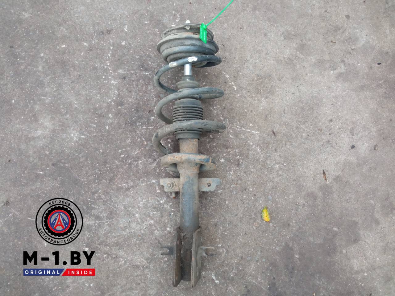 стойка передняя правая Renault Laguna 2 поколение (2001 - 2005) - фото №1