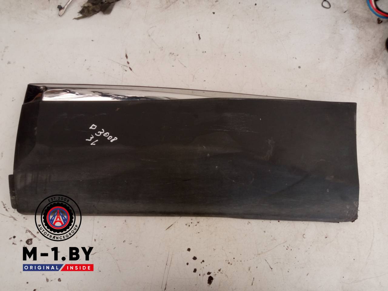 молдинг двери задней левой Peugeot 3008 2 поколение (2017 - 2025), 9811404577 - фото №1