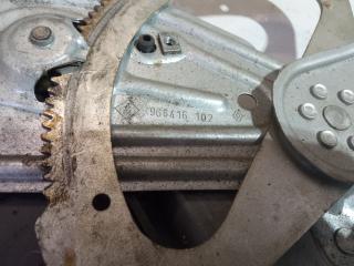 стеклоподъемник электрический задний левый Renault Scenic 3 поколение (2009 - 2012), 966416102