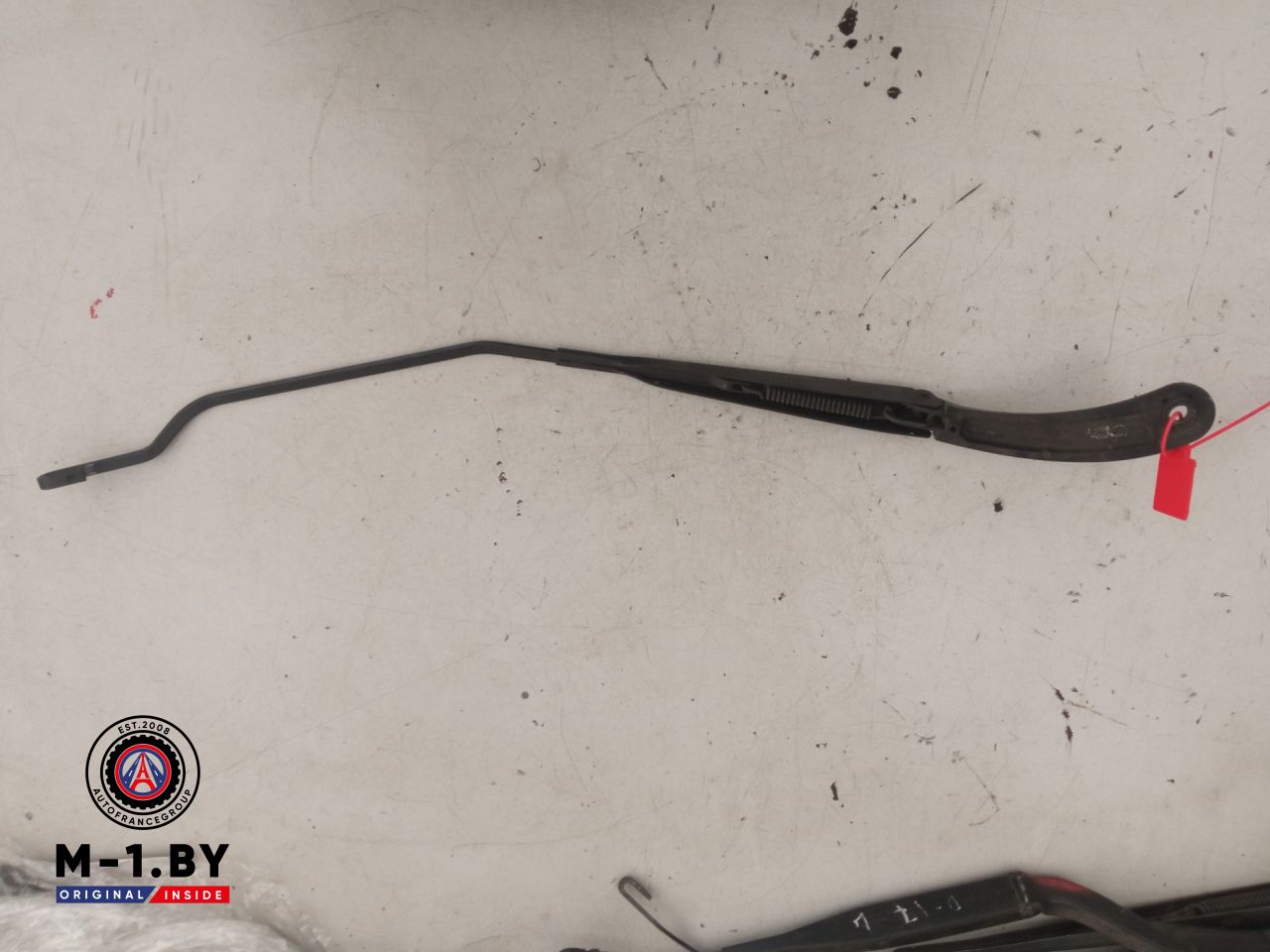 щеткодержатель (поводок стеклоочистителя, дворник) Renault Scenic 2 поколение (2003 - 2006) - фото №1