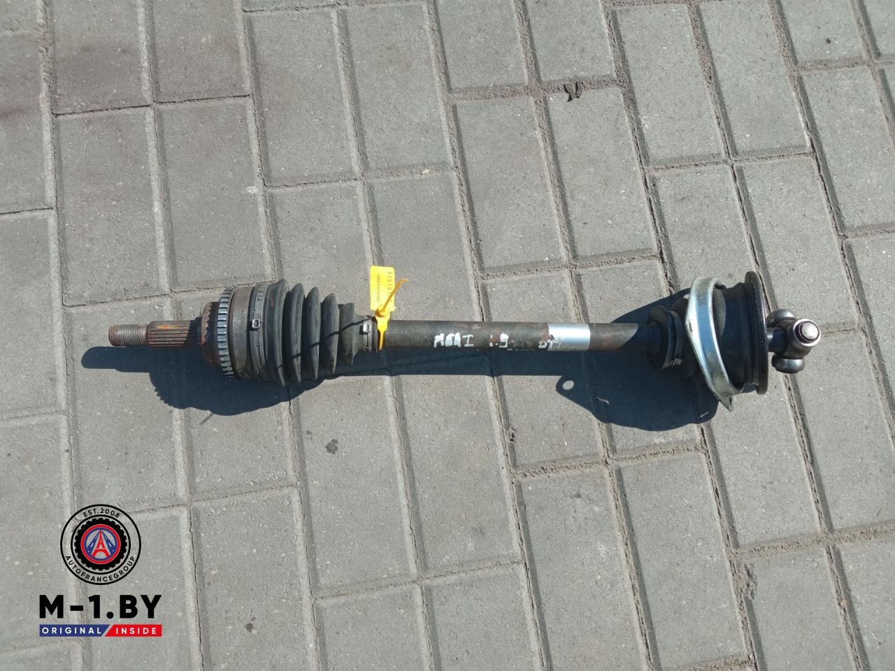 полуось передняя левая (приводной вал, ШРУС) Renault Megane 1 поколение (1995 - 1999), 1.9 л., дизель, 8550501628 - фото №1