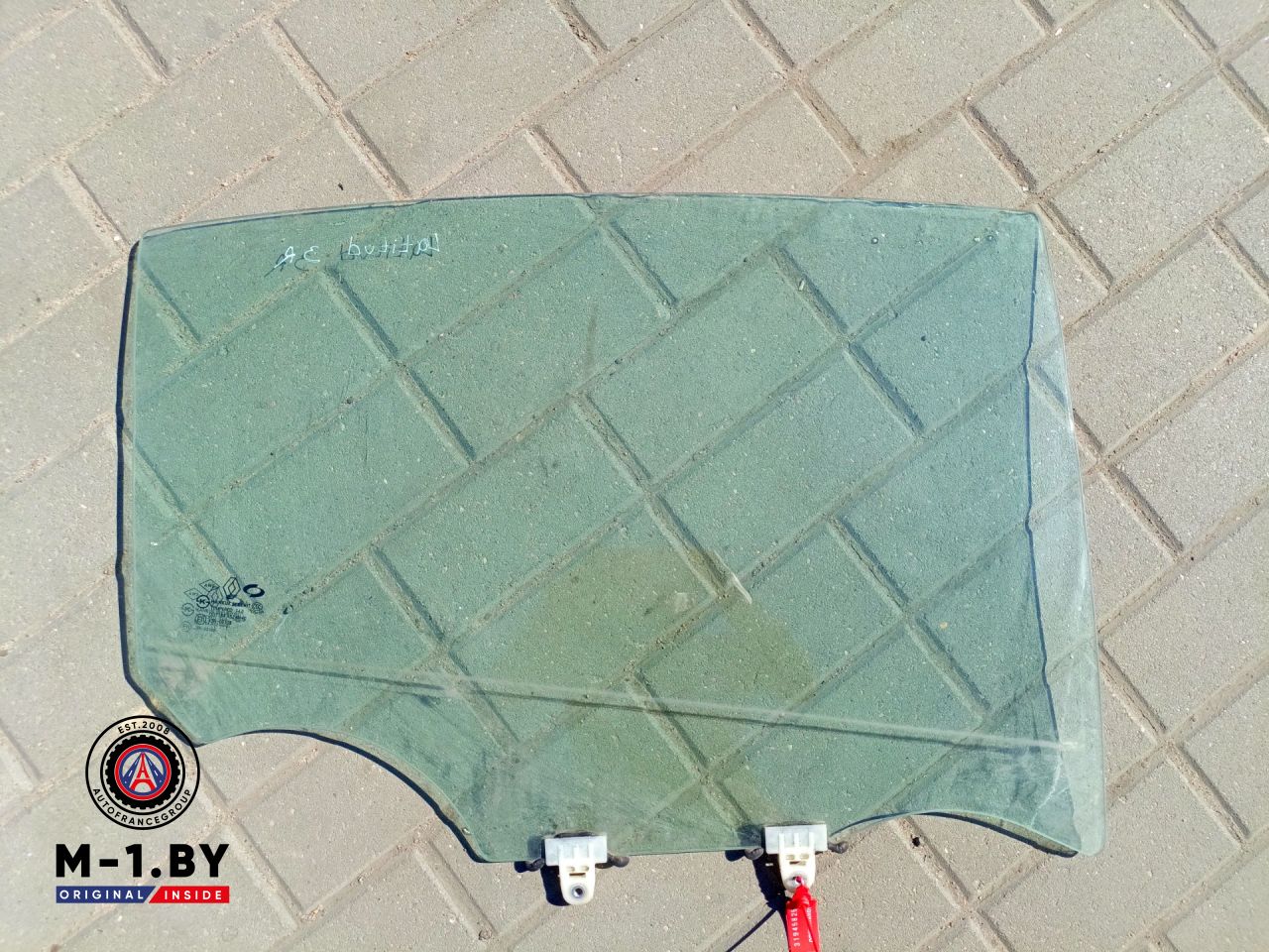 стекло двери задней правой Renault Latitude 1 поколение (2010 - 2014) - фото №1