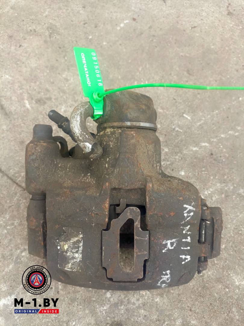 суппорт передний правый Citroen Xantia 1 поколение (1992 - 1998) - фото №1