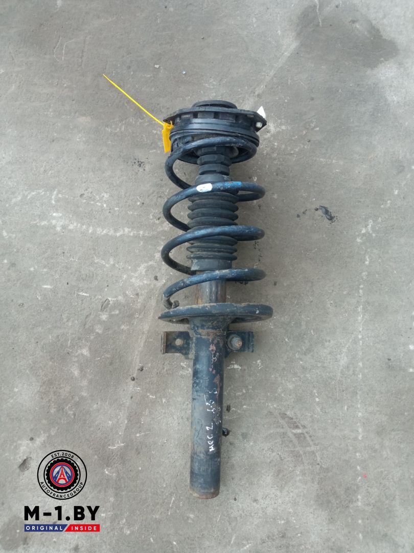 стойка передняя левая Renault Megane 2 поколение (2002 - 2006) - фото №1