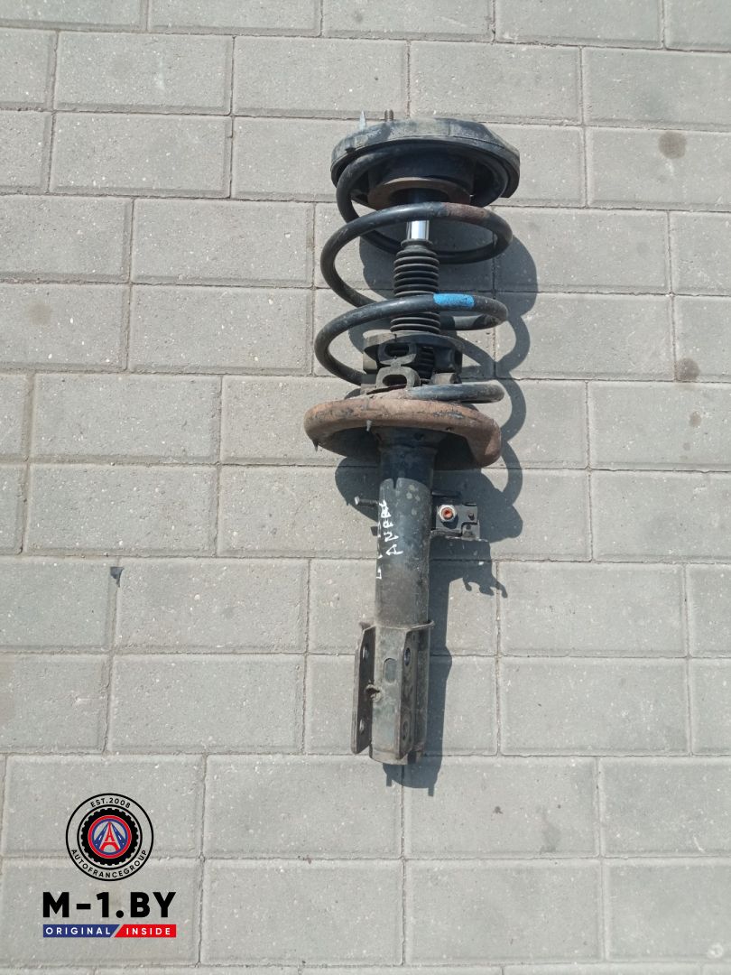 стойка передняя левая Renault Espace 3 поколение (1996 - 2002), 1.9 л., дизель - фото №1