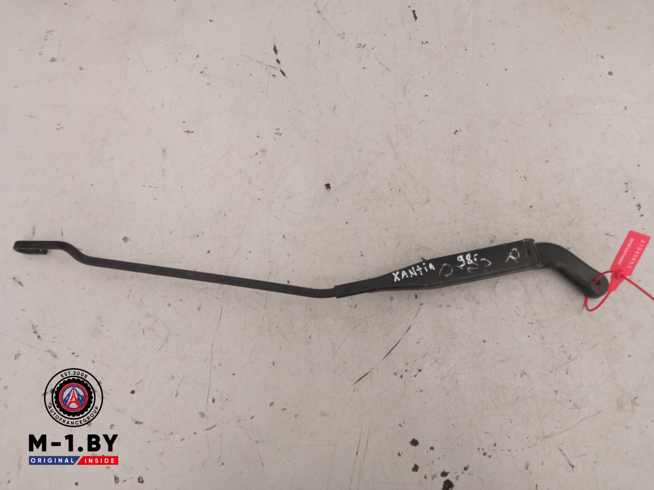 щеткодержатель (поводок стеклоочистителя, дворник) Citroen Xantia 1 поколение 1998 - фото №1
