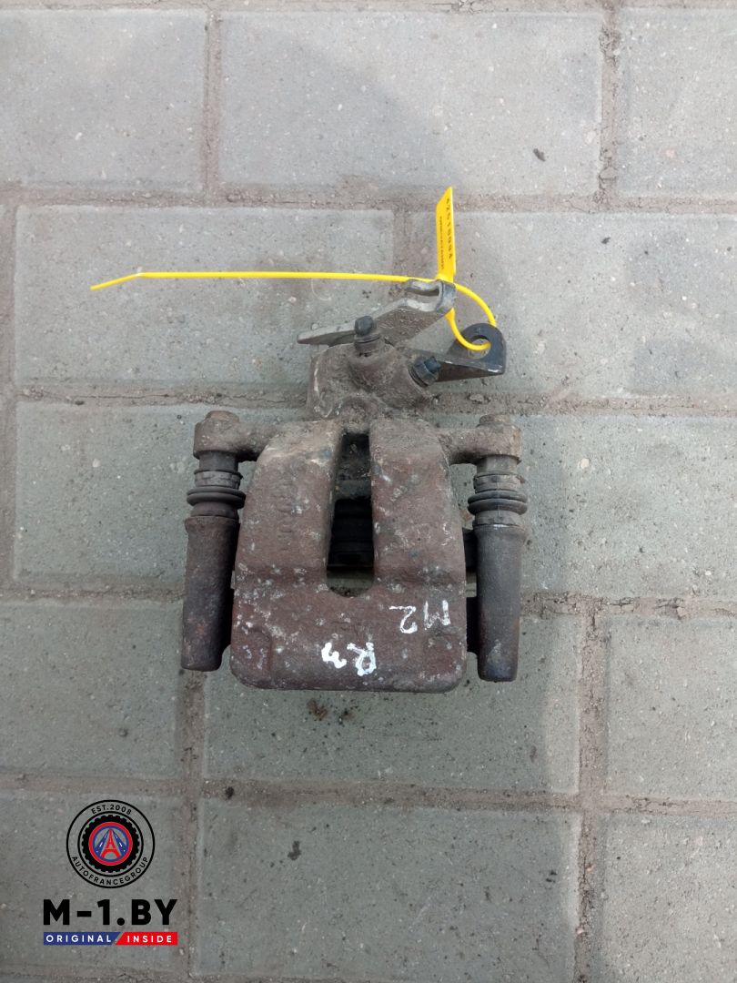 суппорт задний правый Renault Megane 2 поколение (2002 - 2006) - фото №1