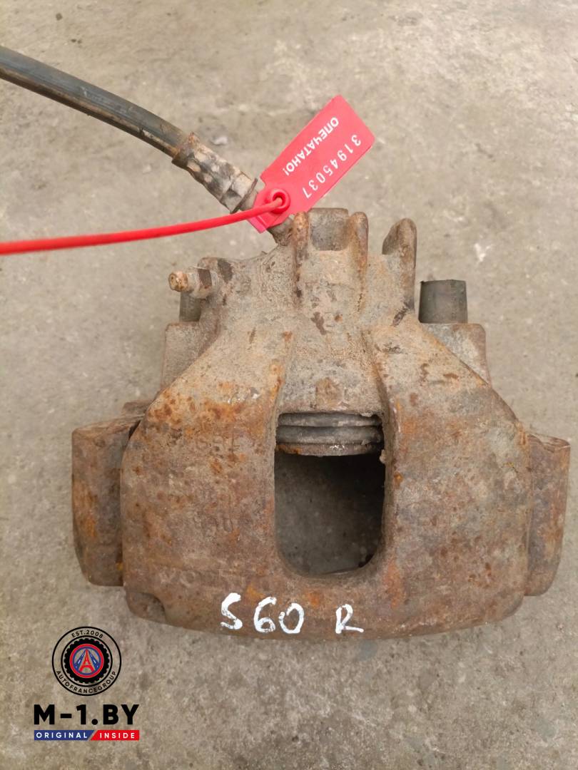 суппорт передний правый Volvo S60 1 поколение (2000 - 2004) - фото №1