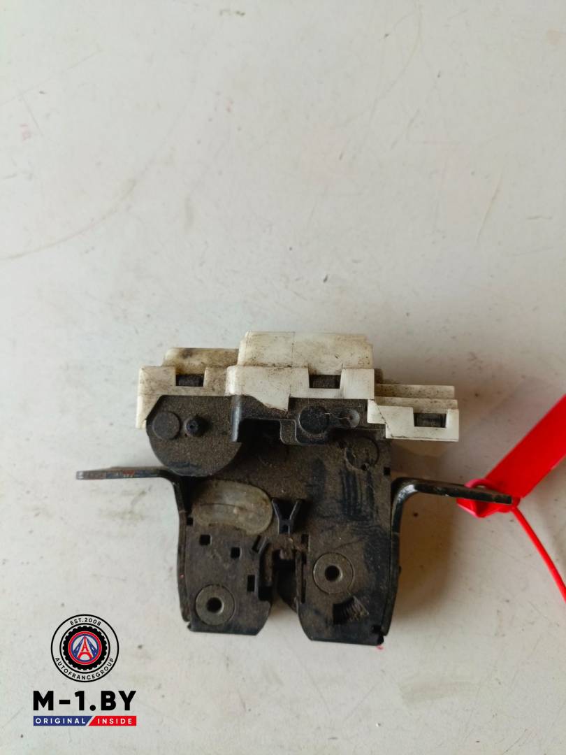 замок багажника Renault Scenic 2 поколение (2003 - 2006) - фото №1