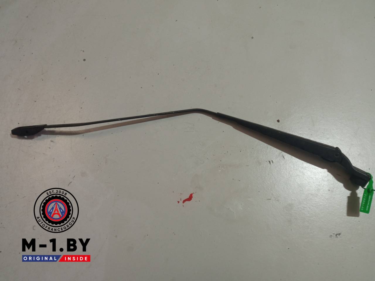 щеткодержатель (поводок стеклоочистителя, дворник) Renault Scenic 3 поколение (2009 - 2012), 288860003R - фото №1