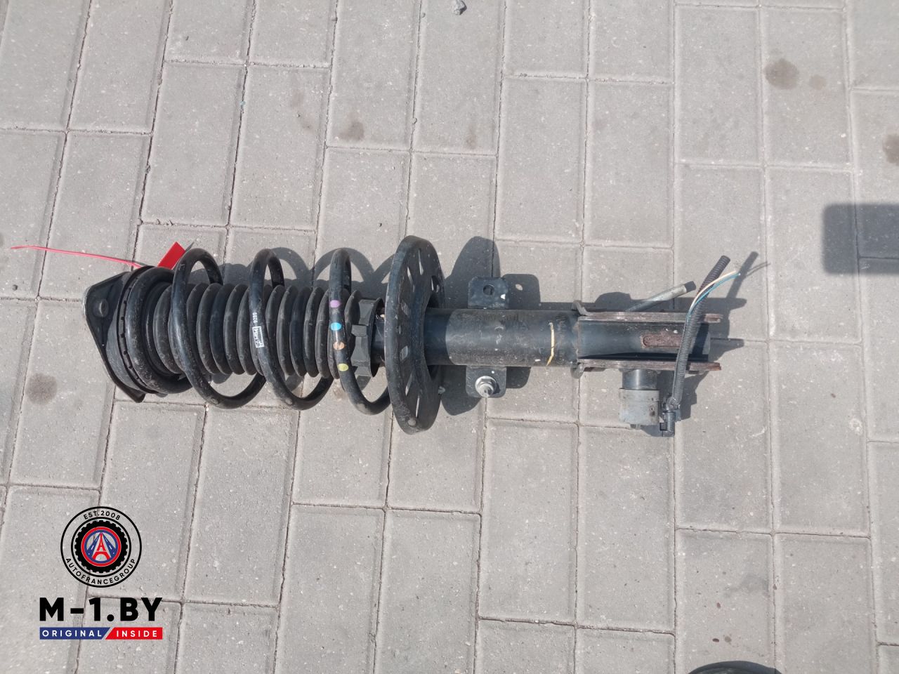 стойка передняя правая Peugeot 508 2 поколение (2018 - 2025) - фото №1