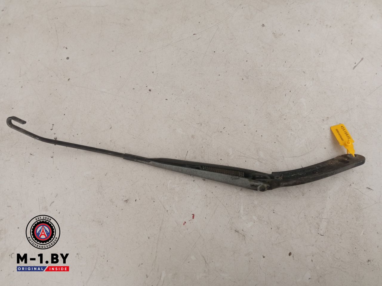 щеткодержатель (поводок стеклоочистителя, дворник) Renault Megane 2 поколение (2002 - 2006), 8200036915-D - фото №1