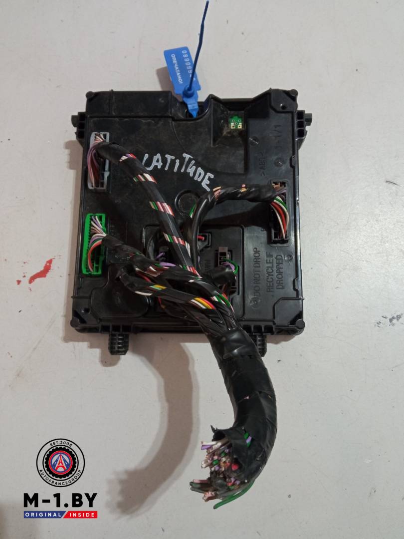 блок комфорта Renault Latitude 1 поколение (2010 - 2014), 284B18293R - фото №1