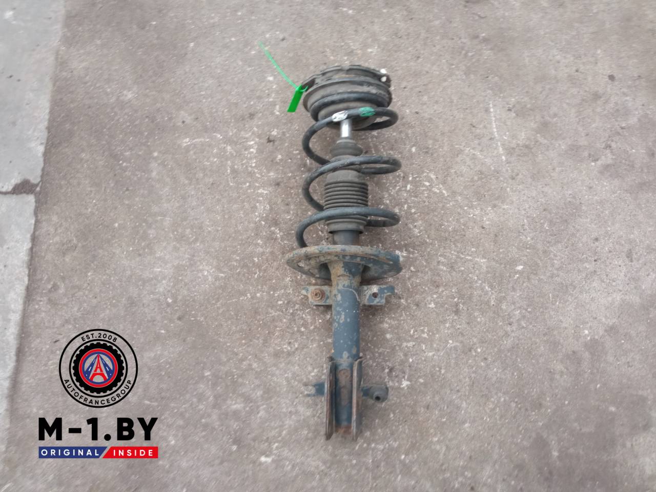стойка передняя правая Renault Laguna 2 поколение (2001 - 2005), 2.0 л., бензин - фото №1