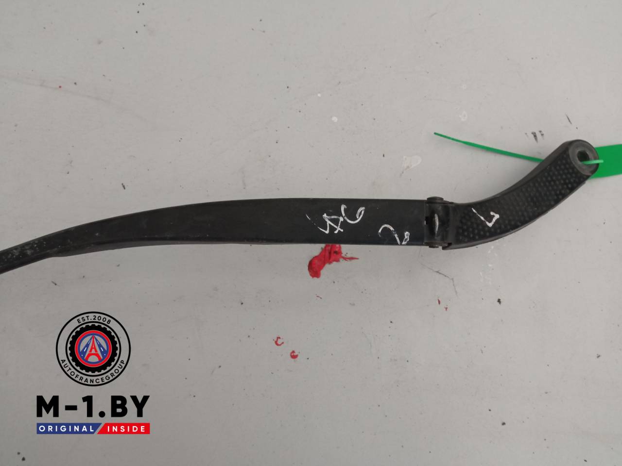 щеткодержатель (поводок стеклоочистителя, дворник) Renault Laguna 2 поколение (2001 - 2005) - фото №1